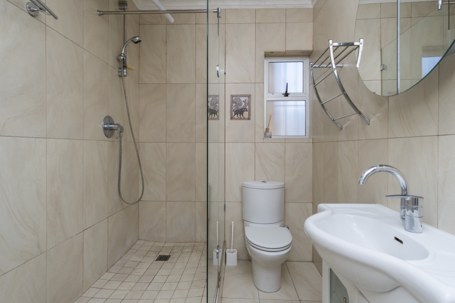 3 Bedroom Property for Sale in Sea Point Western Cape